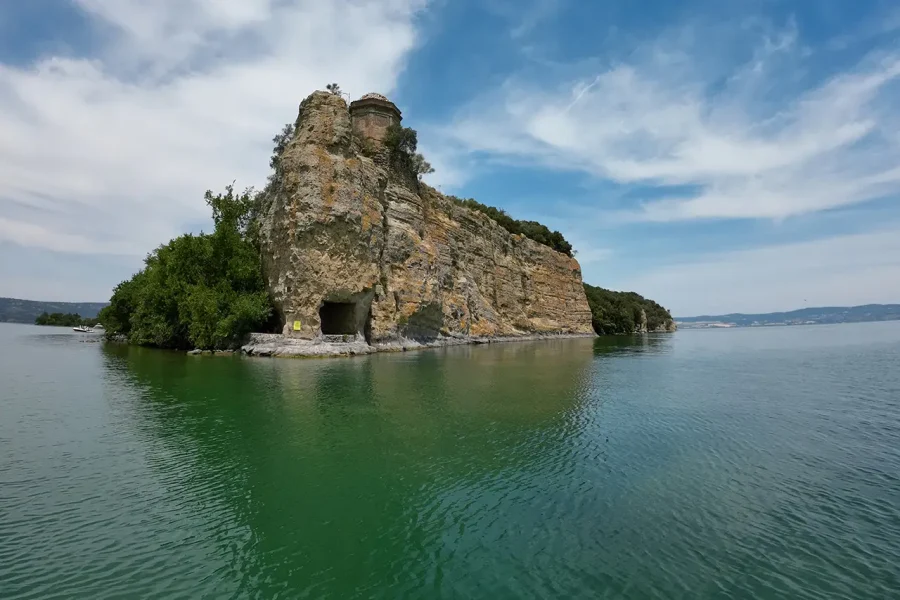 Isola Bisentina