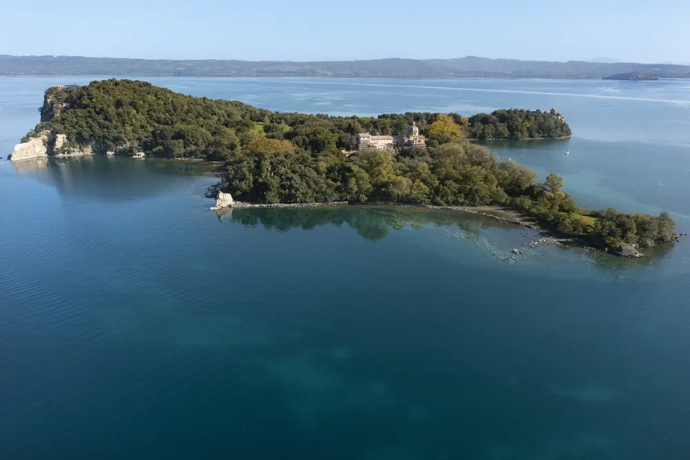 giro in barca lago di bolsena