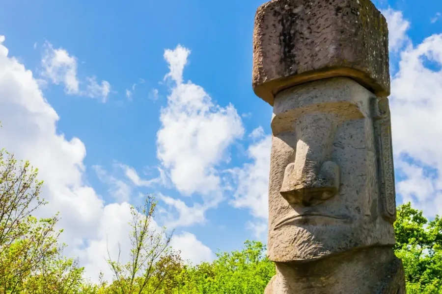 statua del moai vitorchiano